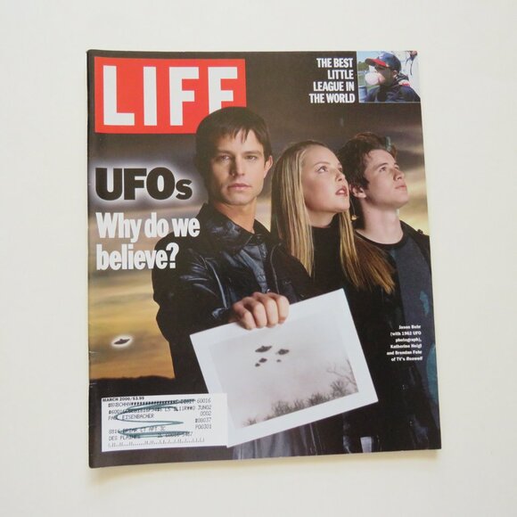 Life Magazines Titanic Fever, Exclusive About Everest, UFOs On the Covers - Picture 4 of 4